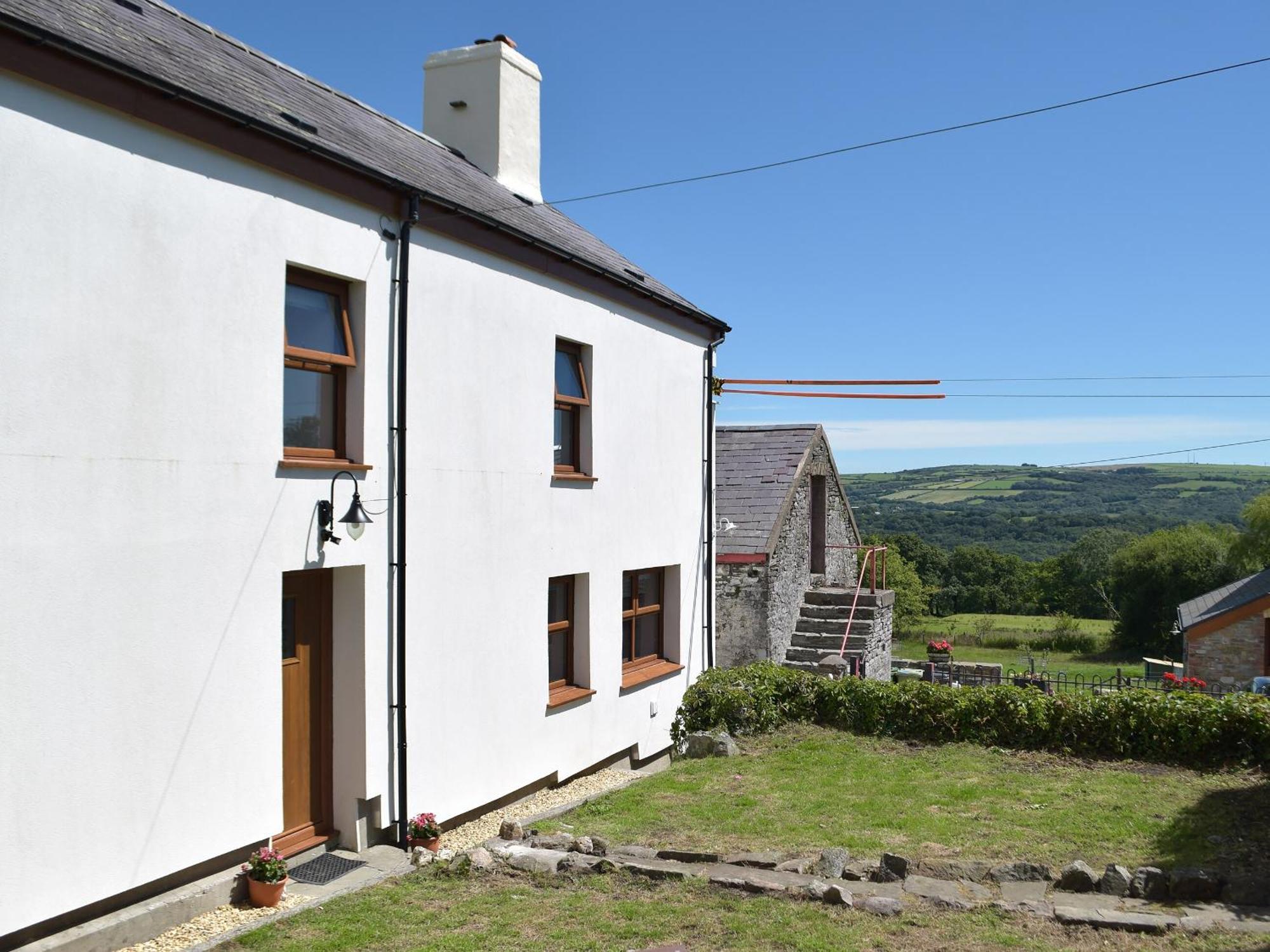 Ty Celyn Farmhouse Pontyates Ngoại thất bức ảnh